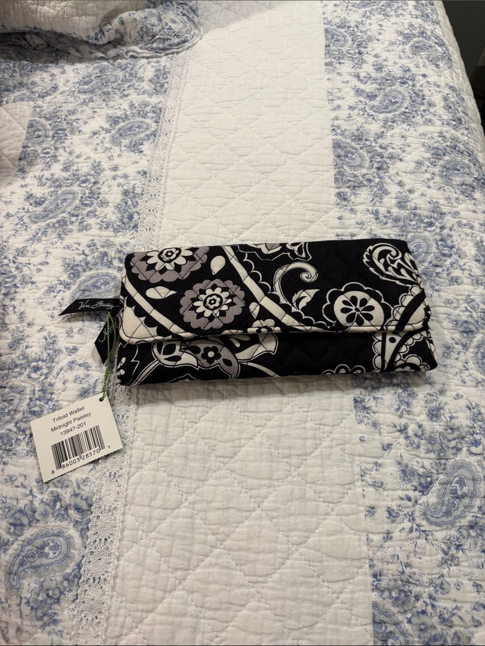Title:
Vera Bradley Midnight Paisley Trifold Wallet NWT